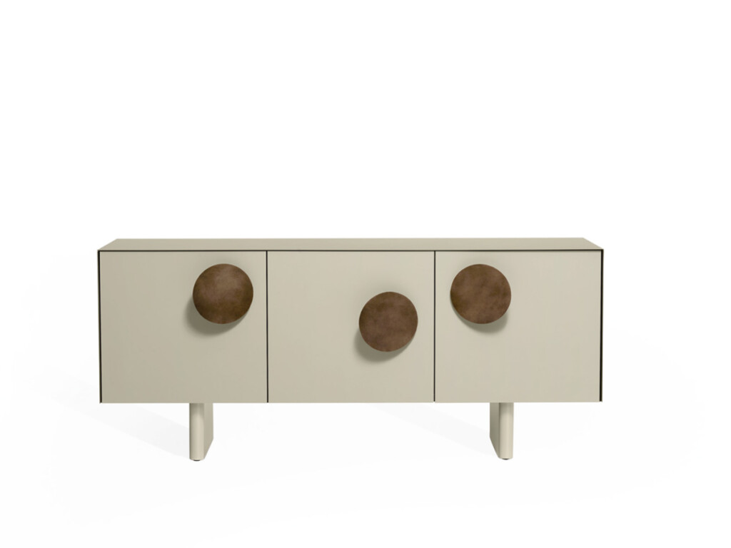 Still-life-Zea-sun-3-doors-sideboard-1200×900