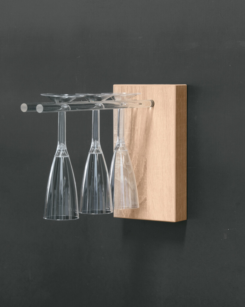 Blade wine glass
