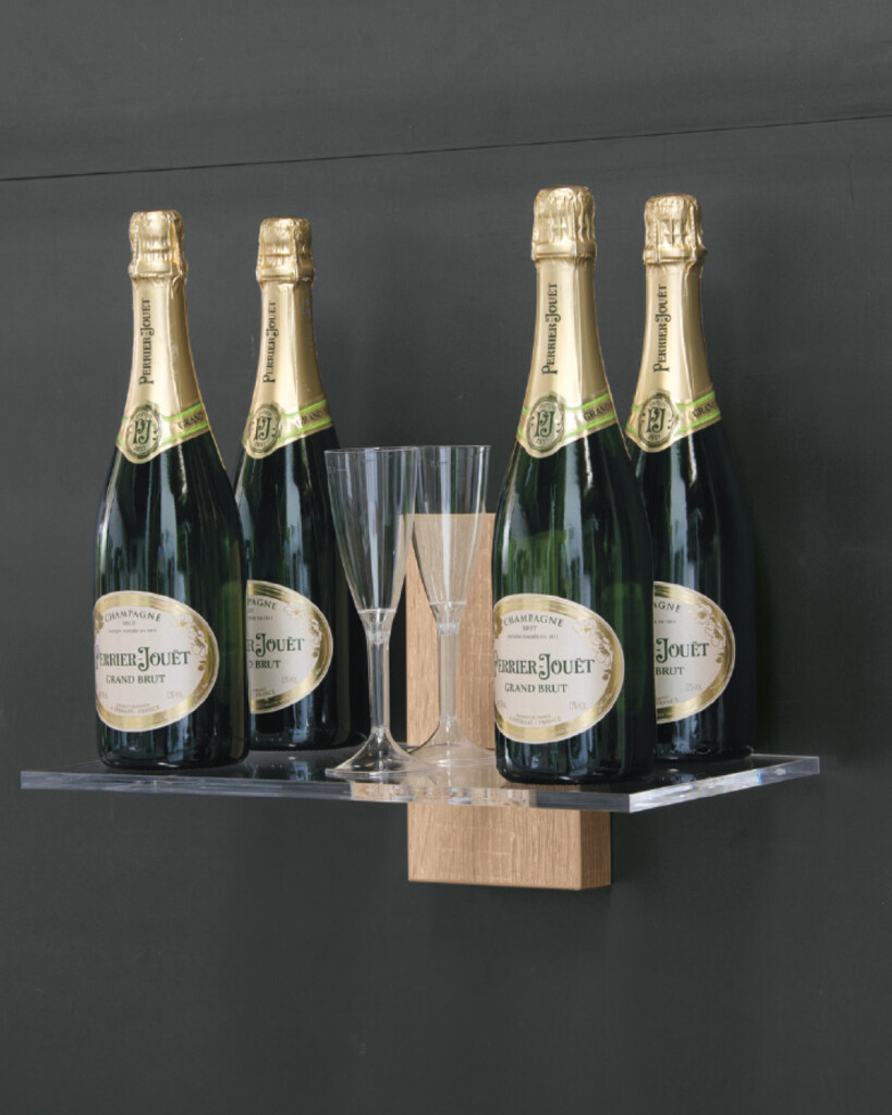 Blade shelf