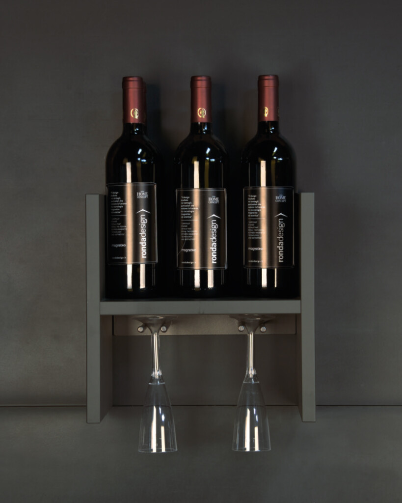 H wine glass